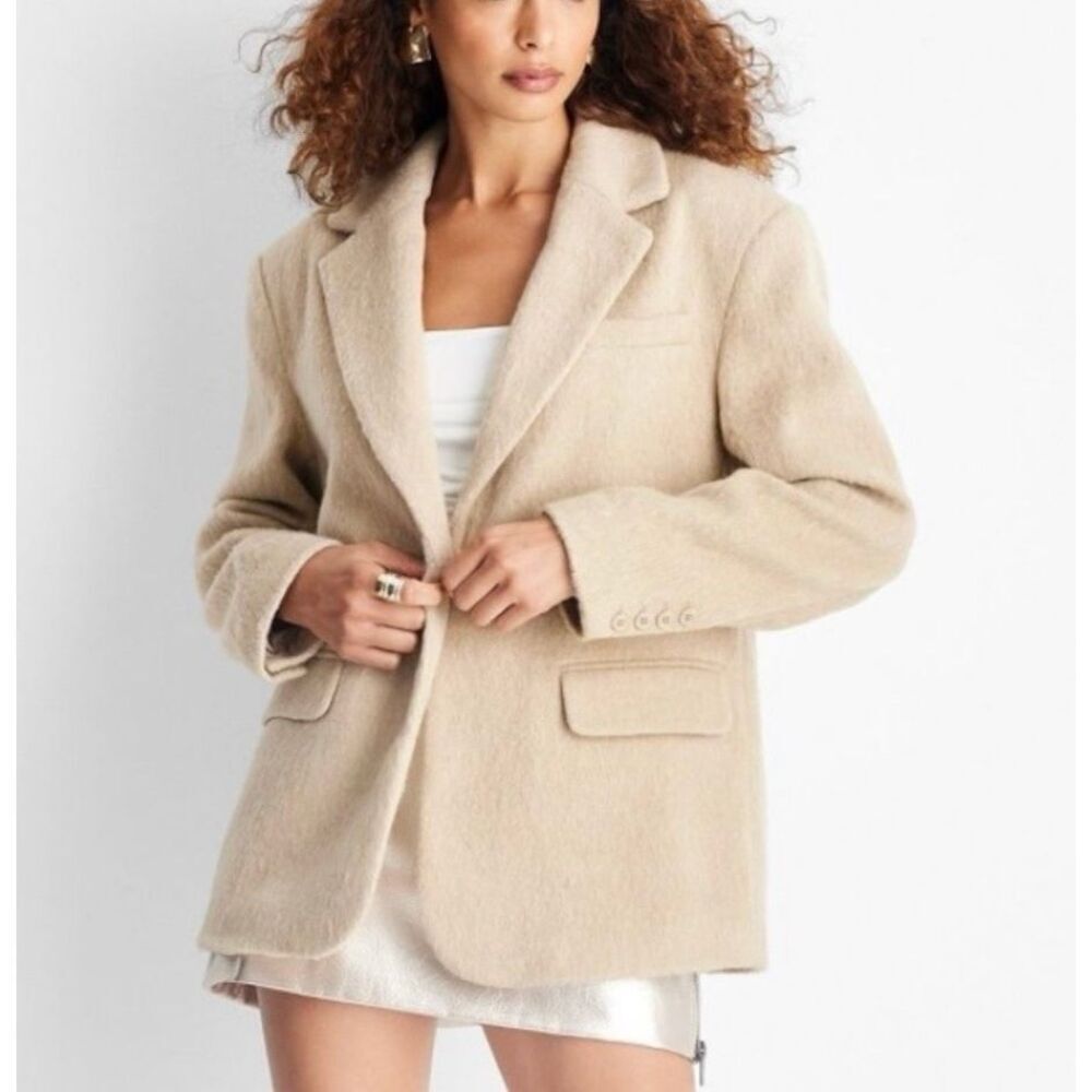 Future Collective NWT fuzzy oversized blazer size small